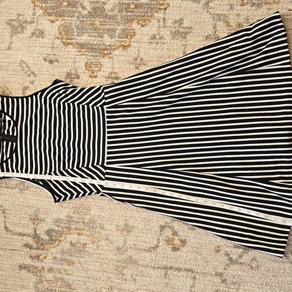NWT Banana Republic Black/White Stripe Knit Dress Size 2 - Picture 8 of 9